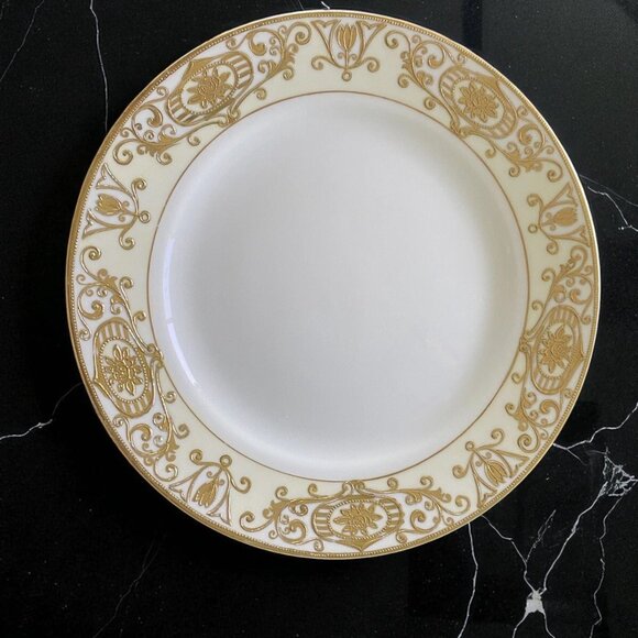 Noritake 175 Luncheon Plate 8 1/4” Round Gold Christmas Ball Set of Four - Picture 7 of 12